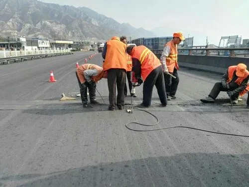 伊通道路桥梁病害治理